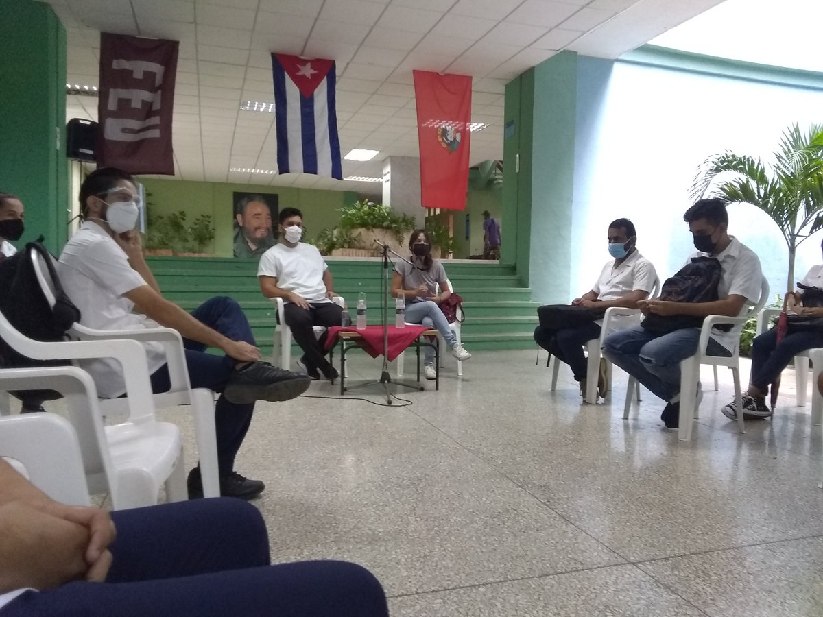 Ernesto68339369's tweet photo. En estos momentos comienza dialogo con la presidenta nacional de la organización @Karli_SantanaR en nuestra @ucmvccu para debate con estudiantes  sobre actualidad de nuestra organización. https://t.co/gnZY63Mg55