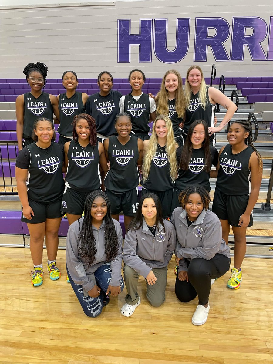 RebeccaM2023's tweet photo. Excited to be kicking off the varsity basketball season with this great group! @kcainladyhoops @kkaylango #reigncain #kleincainhs #wbb #gbb https://t.co/7xBDeqVil1