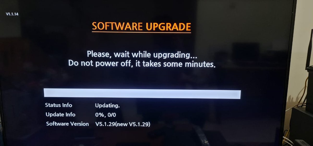 Raeleigh_Yu's tweet photo. @FirstMediaCares Mau tanya ini kenapa ya terus menerus minta update terus, berulang berulang https://t.co/9sVerPOErH