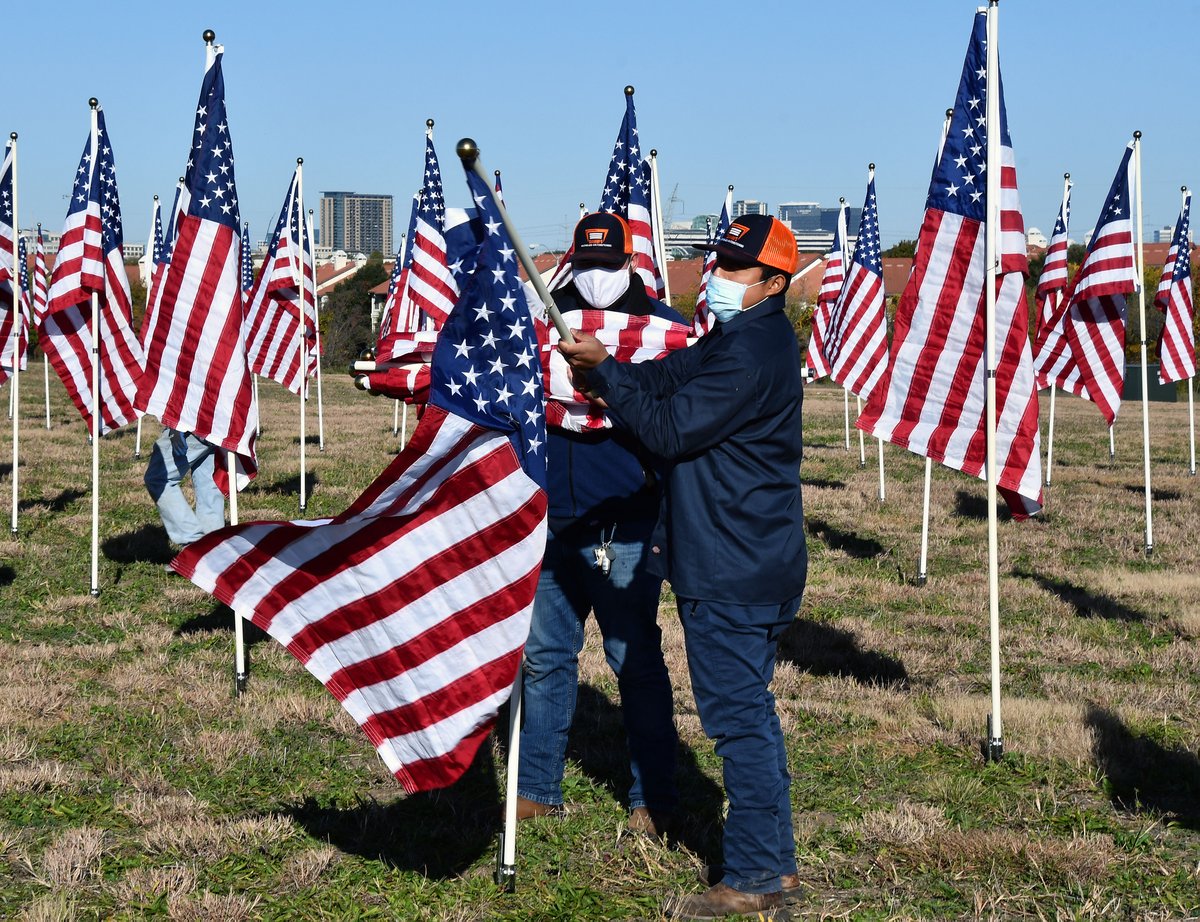 FlagsHonor's tweet photo. Today is the final step ... flags are being installed! Such an awesome site to see!! Can't wait to see everyone tomorrow at our OPENING CEREMONY!
#PlanoFlagsOfHonor
#Veterans
#FirstResponders
#HonorAHero
#PlanoEastRotary https://t.co/fKO1bAyt4U