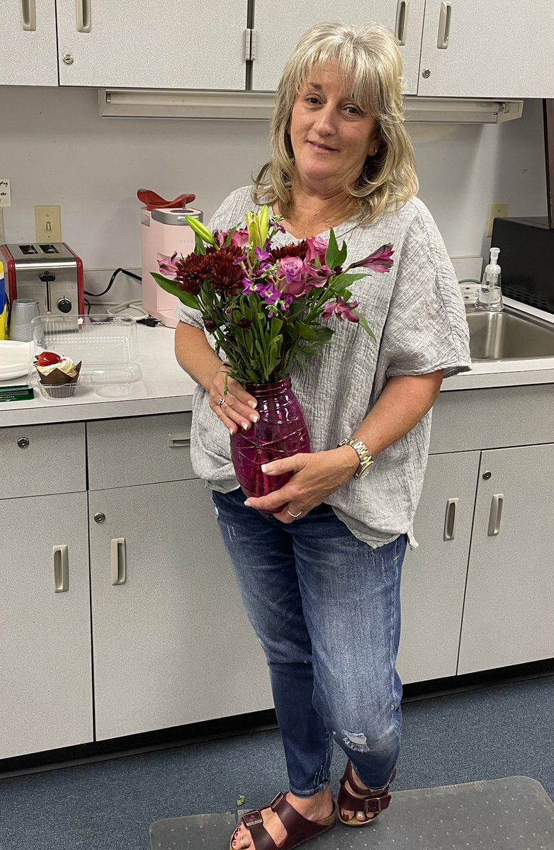 Lindaboriedugan's tweet photo. Congratulations Cindy Lemasters of Fort Walton Beach High School🎉🎉Education Support Person of the Year!!!❤️@spolskij @mdchambers25 https://t.co/6A3iW7ceN3