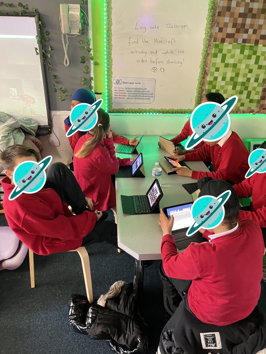 PillYear6's tweet photo. We have had a great STEM-Mersion day in #Academy@6. Exploring #Scratch #LegoWeDo and #Botwars using #Spheros #BestdayEver @EAS_STEM @HT_PillPS20 https://t.co/XihY0coWle
