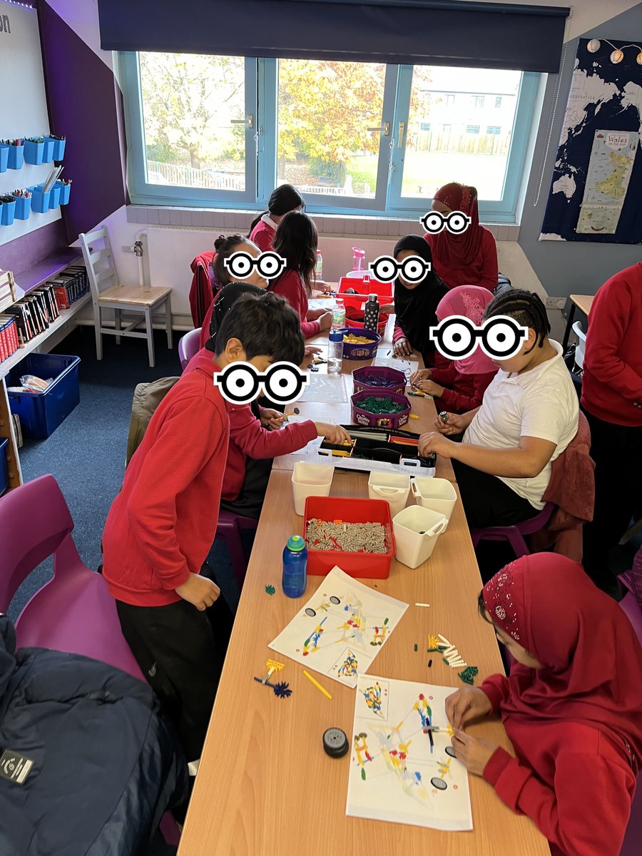 PillYear6's tweet photo. We have had a great STEM-Mersion day in #Academy@6. Exploring #Scratch #LegoWeDo and #Botwars using #Spheros #BestdayEver @EAS_STEM @HT_PillPS20 https://t.co/XihY0coWle