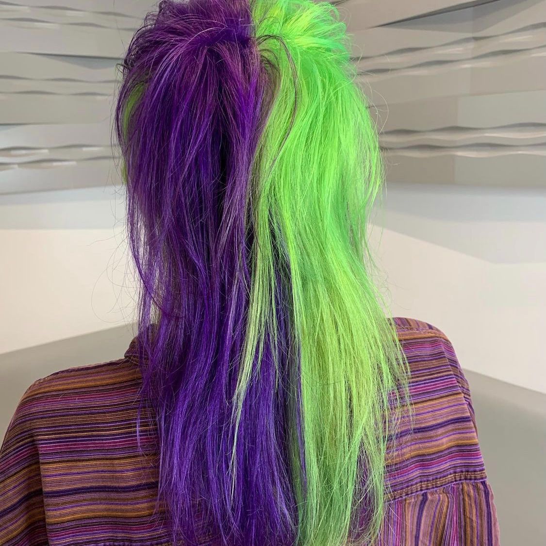 Twitter 上的 Jakata Salon："Can't decide between two hair colours? Why not go  for both! 💜💚 Obsessed with this hair by Layla Get a quote with Layla here  if you would like to
