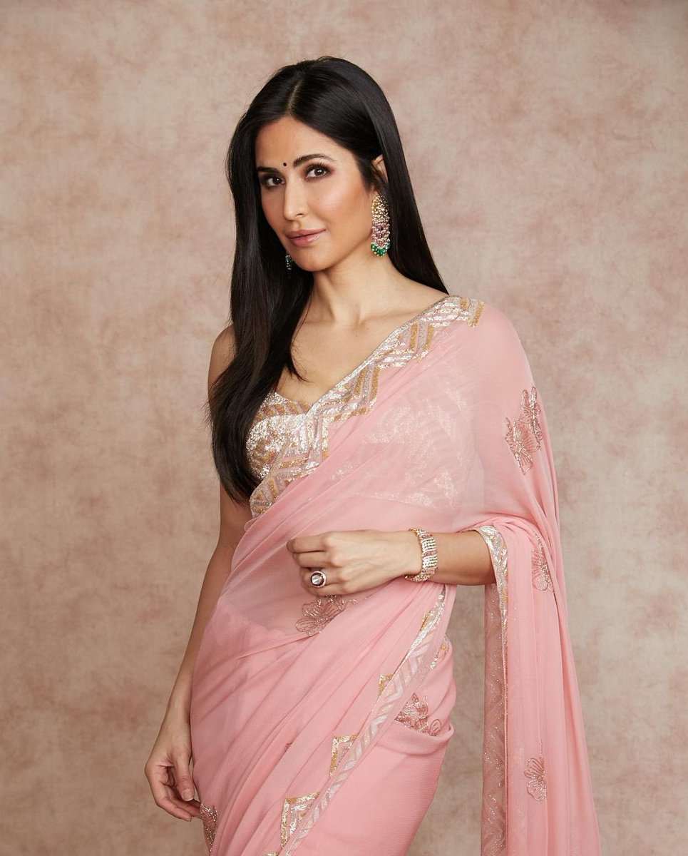 katrin_kay's tweet photo. #KatrinaKaif

Diwali 🪔 @mmalhotraworld ❤️ https://t.co/i8Ny41WcDh