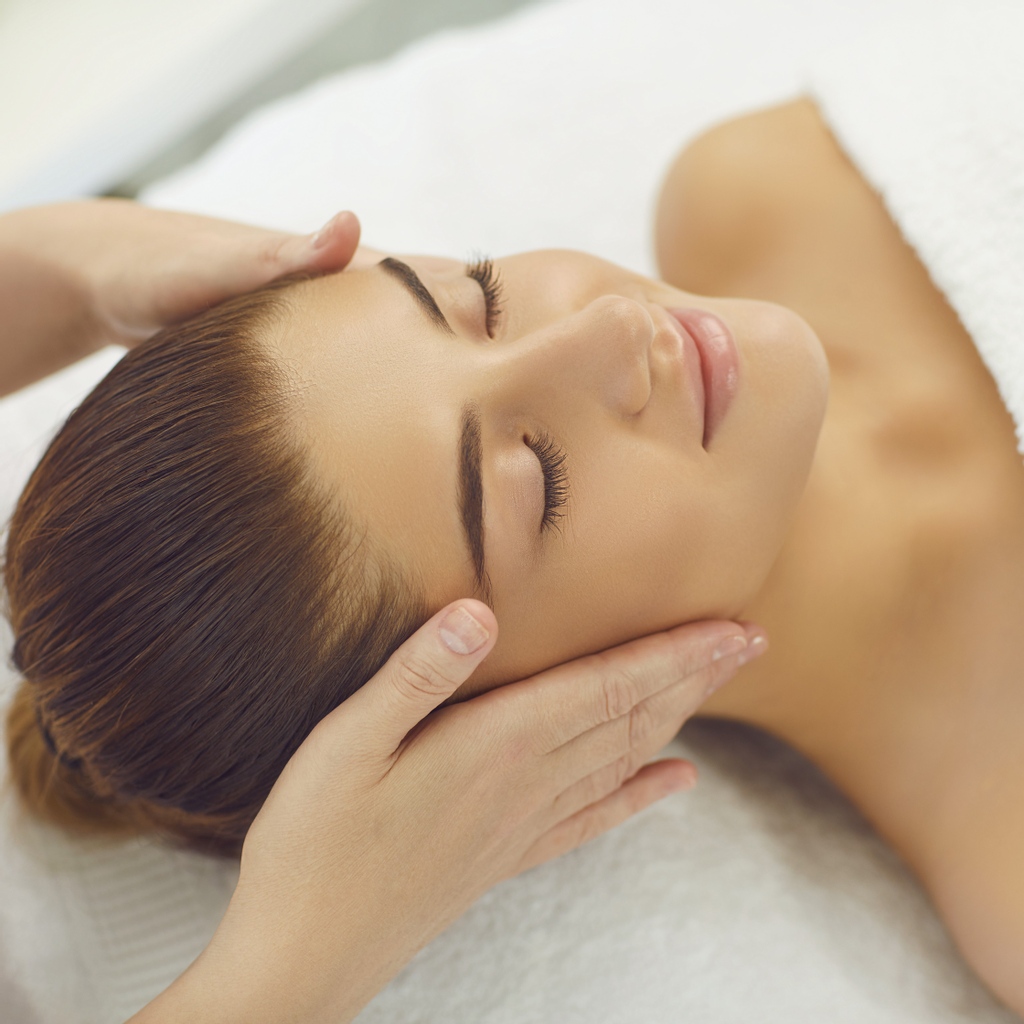 ElementsNeedham's tweet image. Holiday travel is around the corner for many! Are you one of them? 

The Elements Wellness Program™ allows you the ability to visit any studio nationwide! It’s a member-only benefit, gaining you access to 250 studios.  

Learn more at elementsmassage.com/needham/member…

#needham