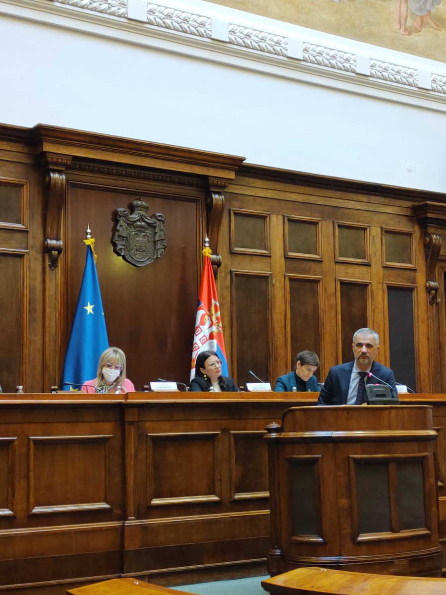CEPBelgrade's tweet photo. Programski menadžer CEP-a @Dushaan i koordinator RG @NKEUSrbija za poglavlja 1, 3 i 28 na Plenarnoj sednici @NKEUSrbija: pomozite nam da pomognemo -  analizama, preporukama, modelima. Civilno društvo je tu da bismo svi zajedno napredovali u ovom procesu evropskih integracija! https://t.co/BpyaiFfspE