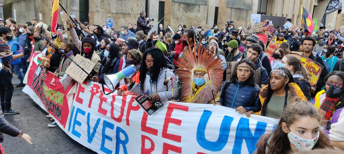 supacham's tweet photo. 20.000 personas de todo el mundo protestan en las calles de Glasgow exigiendo más ambición en la COP26. Las calles vuelven a vibrar, el poder esta en nosotras!!! https://t.co/hW5jSkoTsU