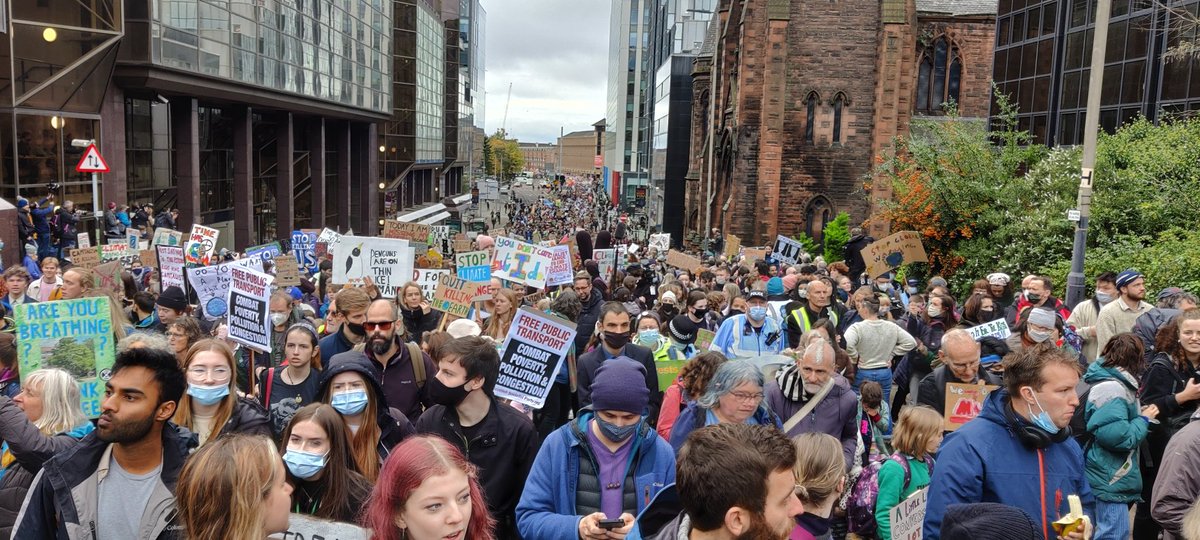 supacham's tweet photo. 20.000 personas de todo el mundo protestan en las calles de Glasgow exigiendo más ambición en la COP26. Las calles vuelven a vibrar, el poder esta en nosotras!!! https://t.co/hW5jSkoTsU