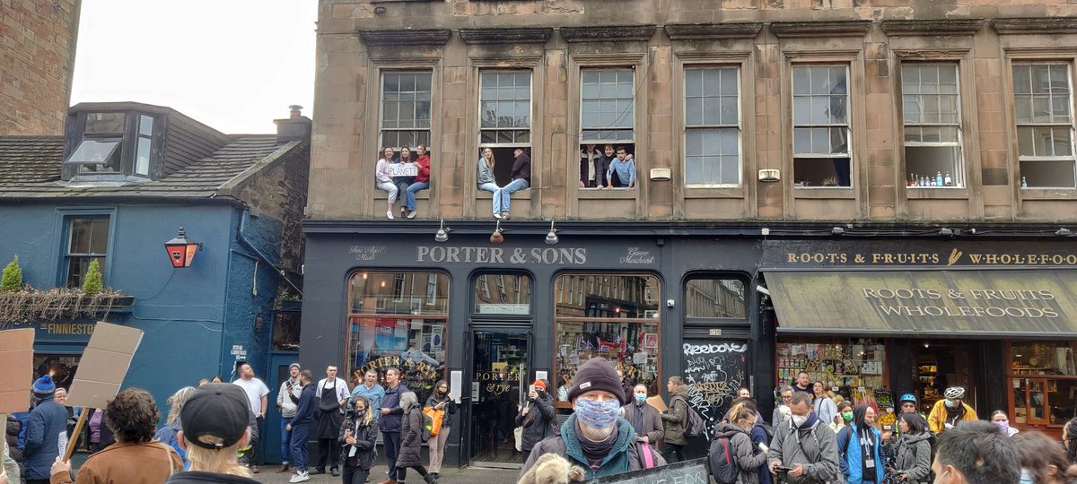 supacham's tweet photo. 20.000 personas de todo el mundo protestan en las calles de Glasgow exigiendo más ambición en la COP26. Las calles vuelven a vibrar, el poder esta en nosotras!!! https://t.co/hW5jSkoTsU