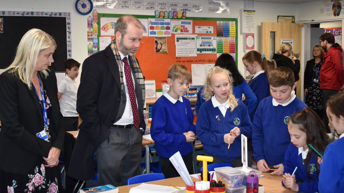 YewTreePrimSch's tweet photo. Today we had two special visitors to school Mr Jonathan Reynolds MP and Councillor Leanne Feeley . We were able to ask some interesting and challenging questions. They visited our rooms to see our classes too!   
#inspiring #achieve @jreynoldsMP @TrustVictorious @TamesideCouncil https://t.co/A660Pop8AA