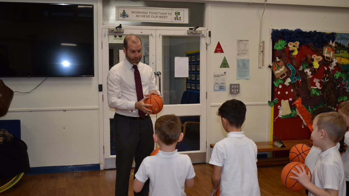 YewTreePrimSch's tweet photo. Today we had two special visitors to school Mr Jonathan Reynolds MP and Councillor Leanne Feeley . We were able to ask some interesting and challenging questions. They visited our rooms to see our classes too!   
#inspiring #achieve @jreynoldsMP @TrustVictorious @TamesideCouncil https://t.co/A660Pop8AA