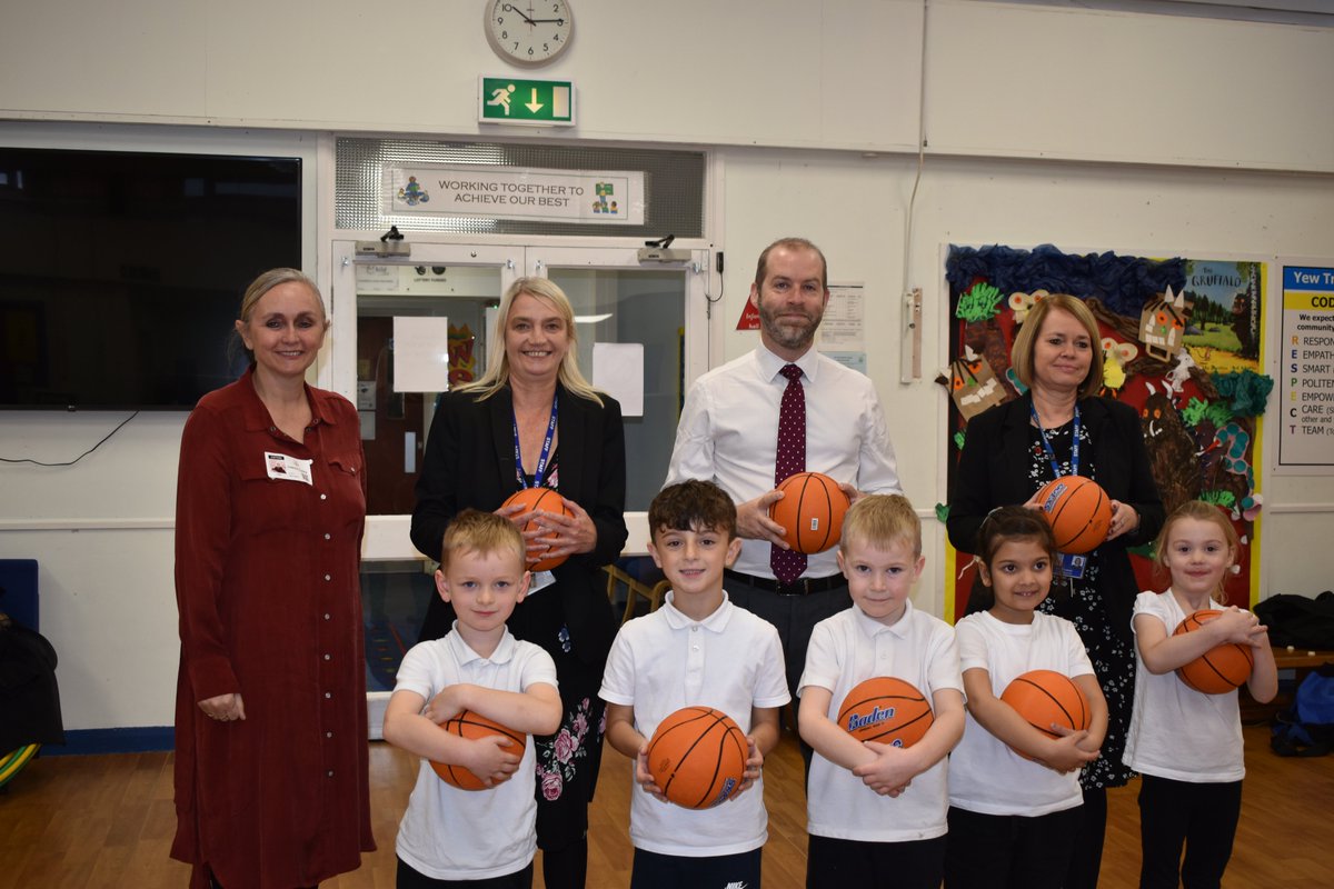 YewTreePrimSch's tweet photo. Today we had two special visitors to school Mr Jonathan Reynolds MP and Councillor Leanne Feeley . We were able to ask some interesting and challenging questions. They visited our rooms to see our classes too!   
#inspiring #achieve @jreynoldsMP @TrustVictorious @TamesideCouncil https://t.co/A660Pop8AA