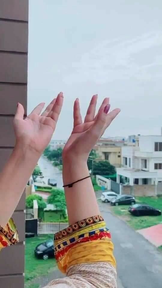Far4h_naz's tweet photo. وه صرف سالار سکندر ہى ہو سکتا ہے جو اپنى محبت کو خدا کے گهر میں گڑگڑا کر مانگتا ہے ••!!
#far4h https://t.co/U3zgviaoFd