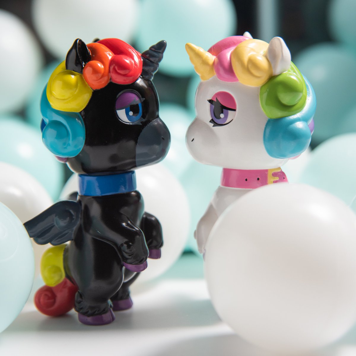 UCCProjects's tweet photo. Aura The Unicorn 🦄
Vanilla and Nocturne colorway~ 

Designed and sculpted by @Candie_Bolton

Available at @ToyUndergroundS
https://t.co/DMOFNF7P9U

#獨角獸 #unicorn #rainbow #aura #Nocturne #halloween #CandieBolton #sofubi #ソフビ https://t.co/juiviqOhDH