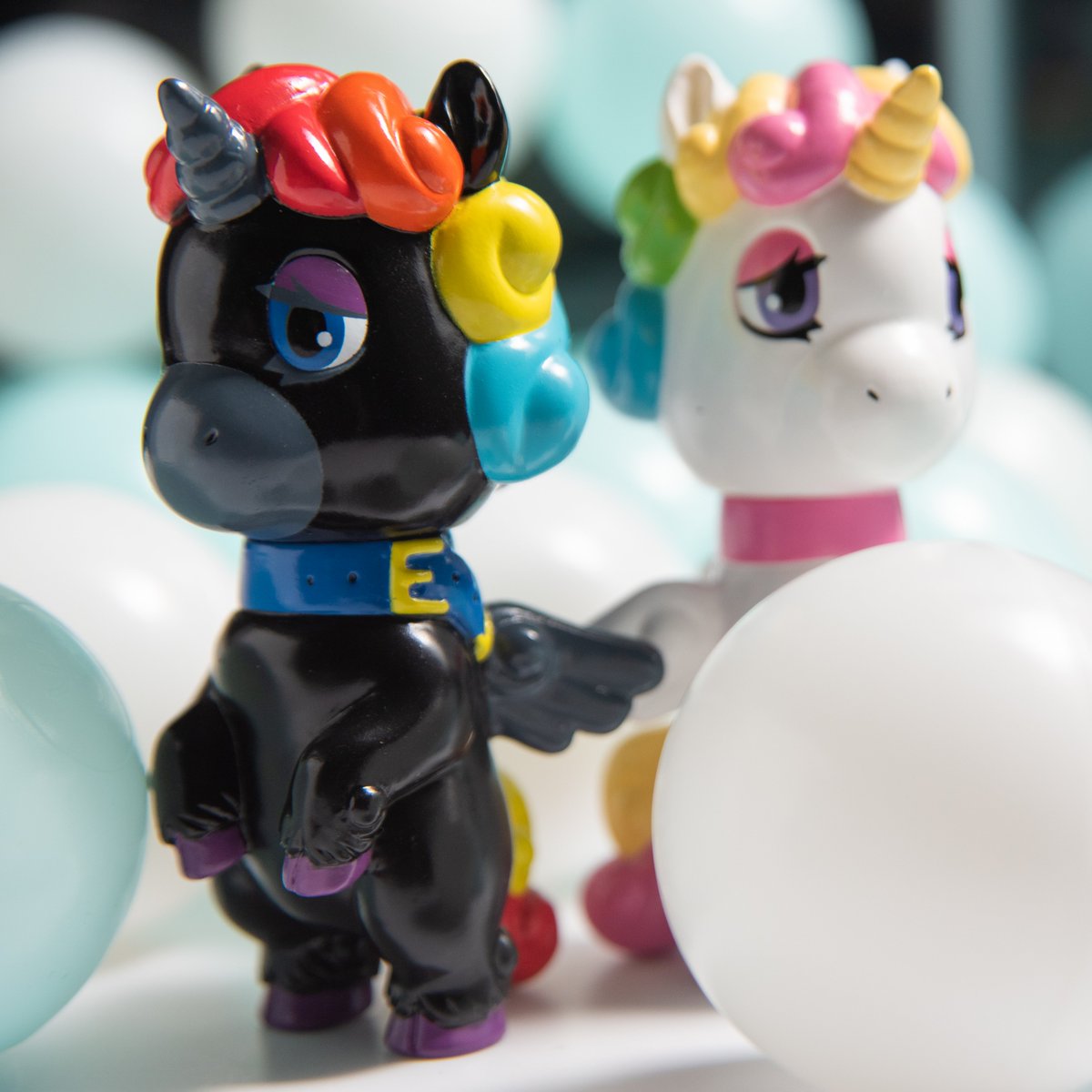 UCCProjects's tweet photo. Aura The Unicorn 🦄
Vanilla and Nocturne colorway~ 

Designed and sculpted by @Candie_Bolton

Available at @ToyUndergroundS
https://t.co/DMOFNF7P9U

#獨角獸 #unicorn #rainbow #aura #Nocturne #halloween #CandieBolton #sofubi #ソフビ https://t.co/juiviqOhDH