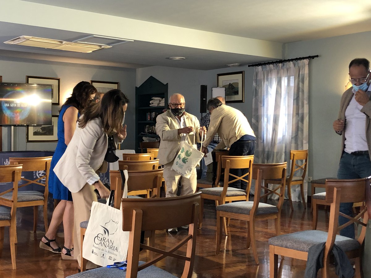 #YurenaPerez  y <a href="/jorgeextramiana/">jorge extramiana</a> cierran este #ICongresoInternacionaldelosOceanos #ElHierro, agradecen la presencia de los asistentes  y destacan que se han cumplido los objetivos, y se ha reafirmado el compromiso de las #ReservasBiosfera con el medio ambiente y la población.