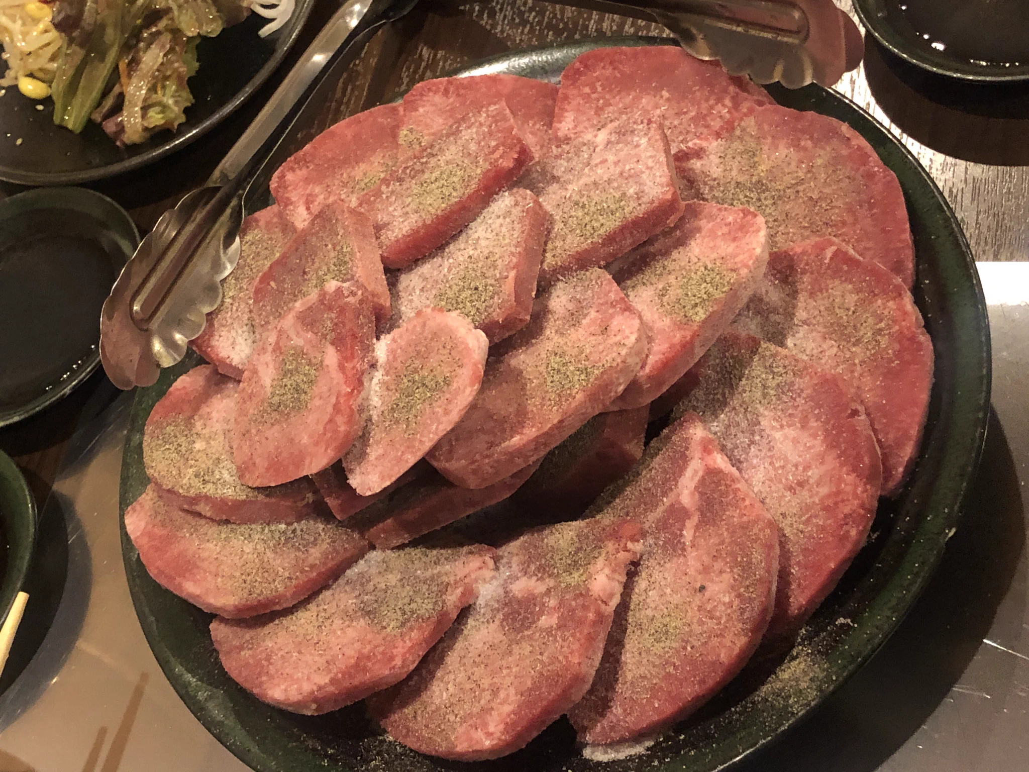 このクオリティで2000円！？アキバの焼肉食べ放題が凄い！