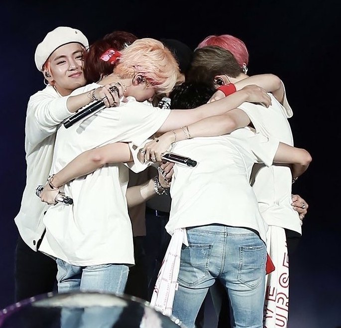 leighvjmin's tweet photo. 'Cause love will never leave us, nothing comes between us ♡ https://t.co/6sgXGOfkvn