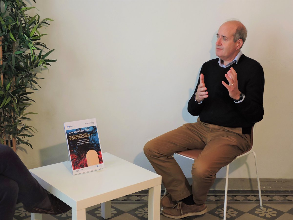 EUI_MWProgramme's tweet photo. 🔎#MWFellows @mariusostrowski (@EUI_Schuman) and @NGarbirasDiaz (@eui_sps) had chance to pose some questions to Prof. @boixserra during the first #MWInterview.
📽 The interview was video-recorded and it is now possible to watch it online ⤵
🔗https://t.co/IxKyQiODH7 https://t.co/d6Qv3aROgJ