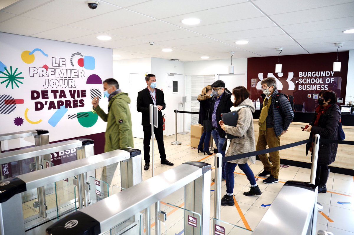 Arrivée sur le campus #BSBDijon avec <a href="/CamilleVandier/">Camille Vandier</a>, Nicolas @FellusVannier et Jean-Claude Lewandowski pour suivre le #CongrèsAPHEC 👋