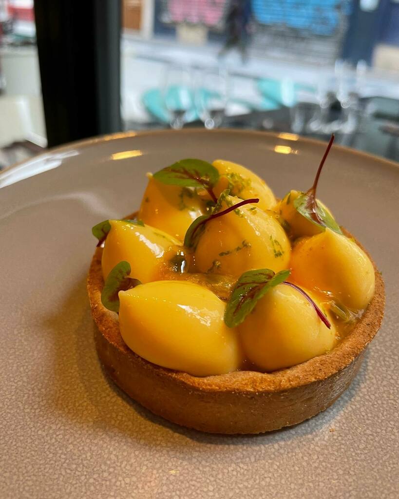 gillespudlowski's tweet photo. Un bistrot d’aujourd’hui, mais comme dans le temps avec le chef #tommasobrandini, natif de Florence, qui a travaillé à @badia_coltibuono et chez les @ferragamo en #toscane, #bastiengabrie, ancien de #quedubon au temps des #benard rue du plateau et #marie… https://t.co/76OwoedpM4 https://t.co/r1edZ34SRj