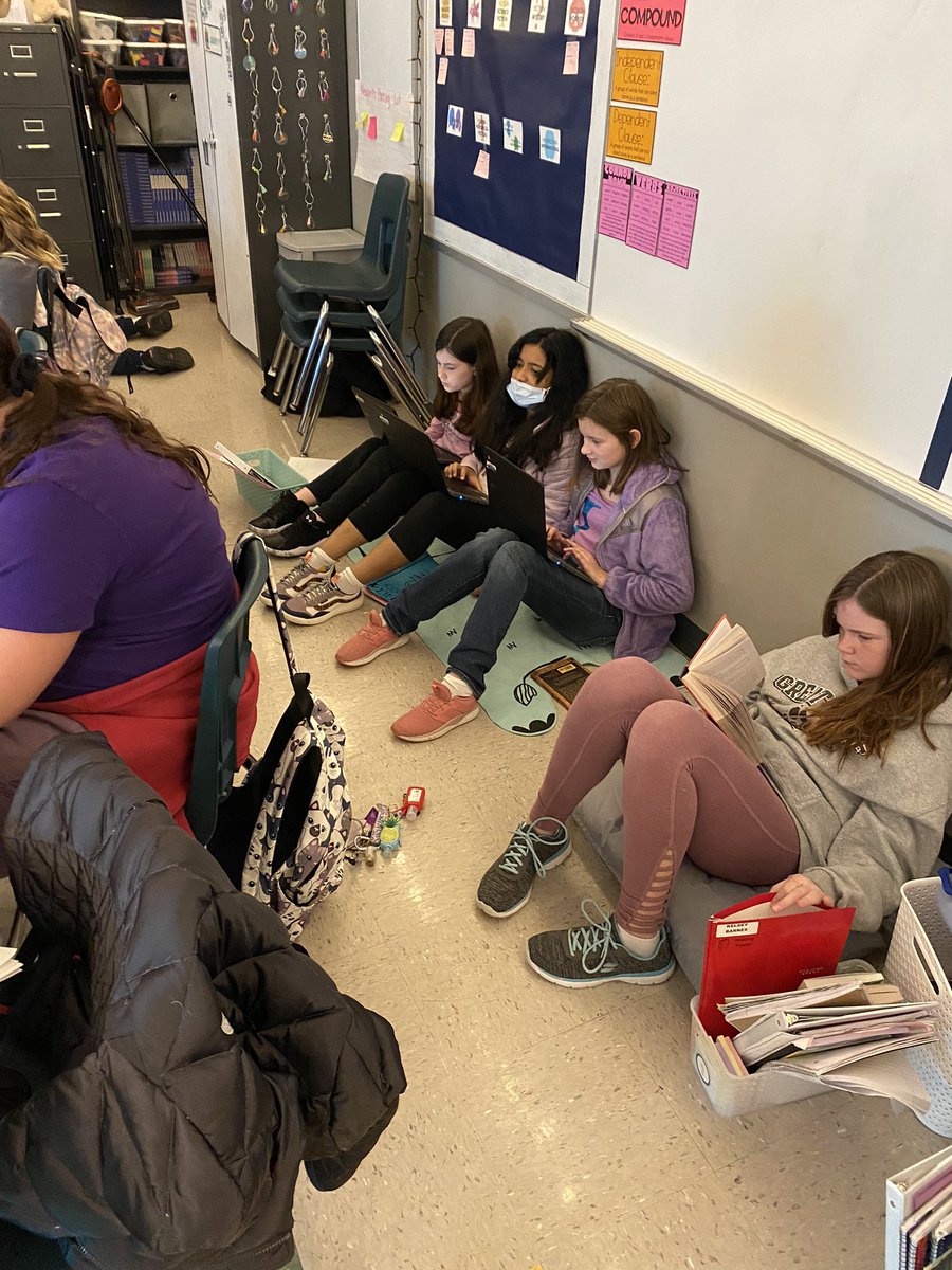 MissR_Duello's tweet photo. Get to be @MrsRoth5th today! Her 5th graders are defining unknown words for their readers from their informational research. @duello_elem https://t.co/adOun7qgCt