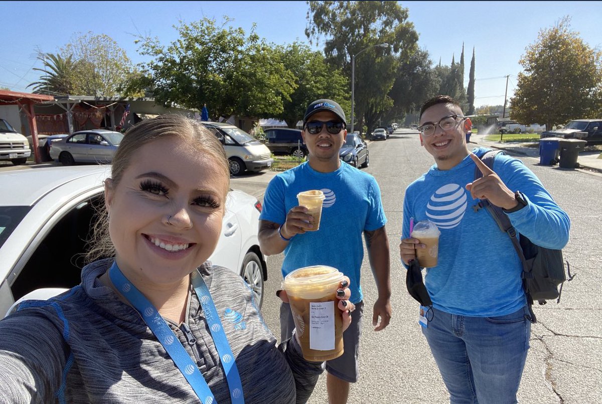 andrew_oum's tweet photo. Dropping off coffees for my team yesterday!! #caffeinerush #Riverside3 #teamNotorious https://t.co/IkyK2nGk9o