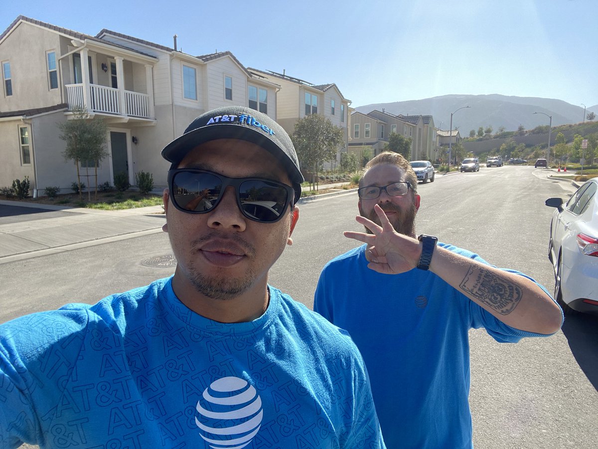 andrew_oum's tweet photo. Dropping off coffees for my team yesterday!! #caffeinerush #Riverside3 #teamNotorious https://t.co/IkyK2nGk9o