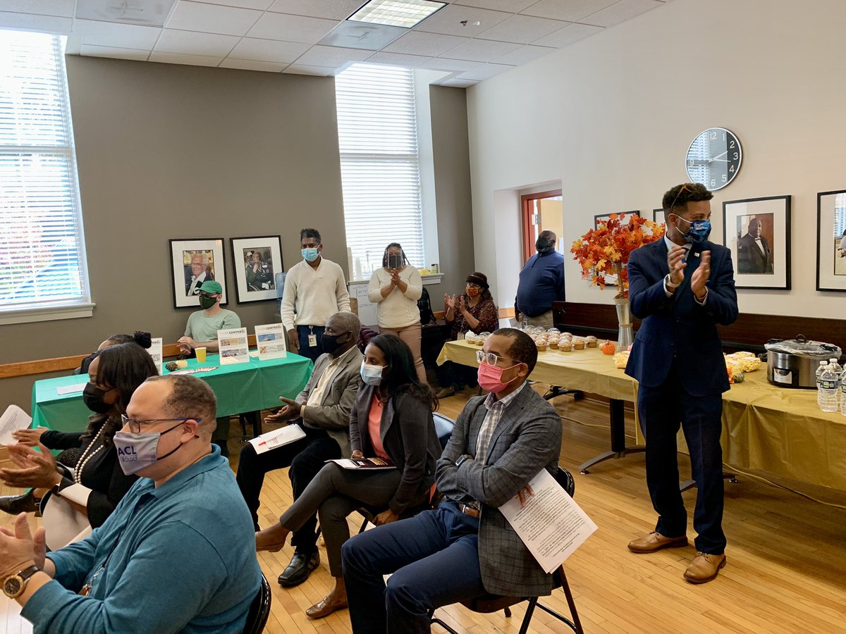 DCONEFUND's tweet photo. Yesterday, Director Newland &amp; the team at @DACL_DC hosted a heart-felt Fall Fest event in support of the #DCOneFund! 🍁 67th Chair, @DrUniqueMH reminded everyone that for as little as the price of a latte a week, you can make an impact in our community! #EachOneGiveOne https://t.co/XtPK3UBkkD