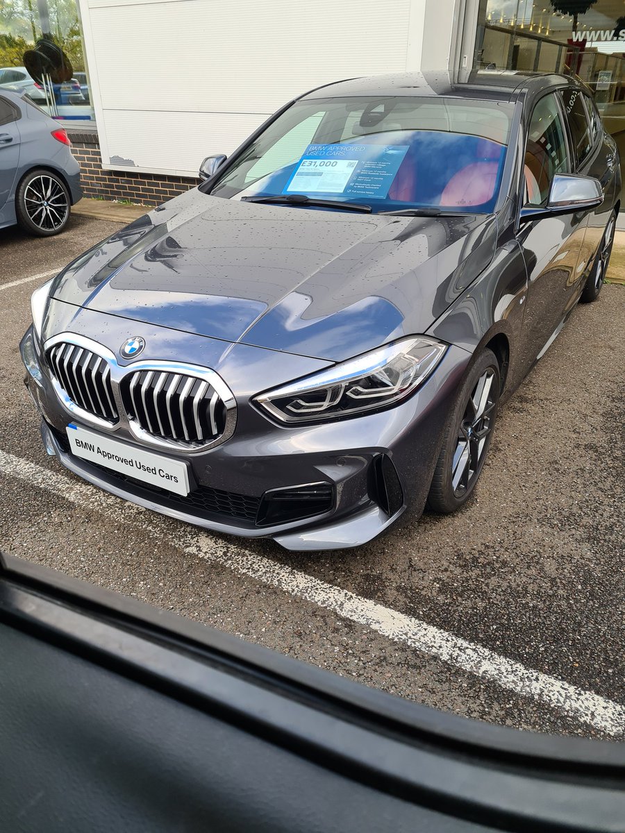 Gotta love doing the odd Crown job..... some nice cars on this forecourt 😀