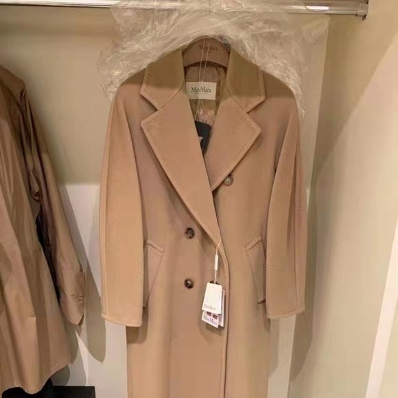 lolascloset's tweet photo. So good I had to share! Check out all the items I'm loving on @Poshmarkapp #poshmark #fashion #style #shopmycloset #bebe #maxmara #cityunltd: https://t.co/BjmOgk9LGC https://t.co/ZJoaeHGN9n