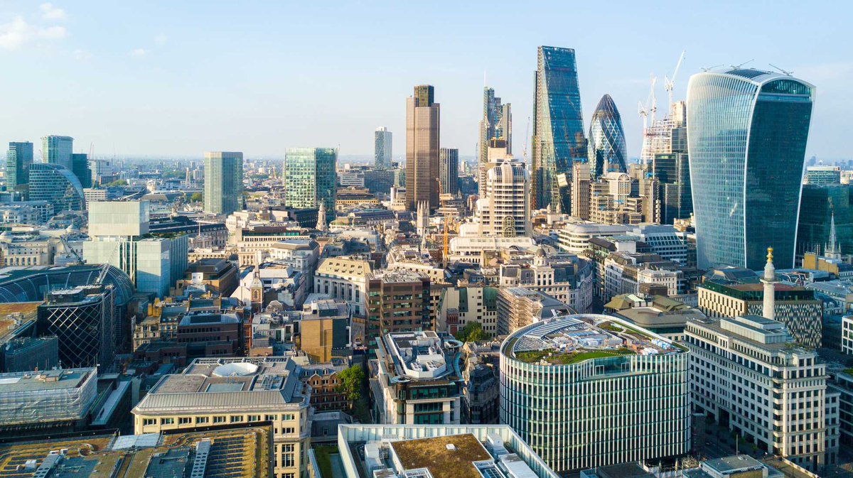 Auf dem internationalen Parkett bleiben Immobilien trotz wirtschaftlicher Unsicherheiten ein gefragtes Gut. Lesen Sie in unserem Blogbeitrag mehr über die aktuellen Entwicklungen. Insights von Robert Weinert.

loom.ly/beLmJ_w