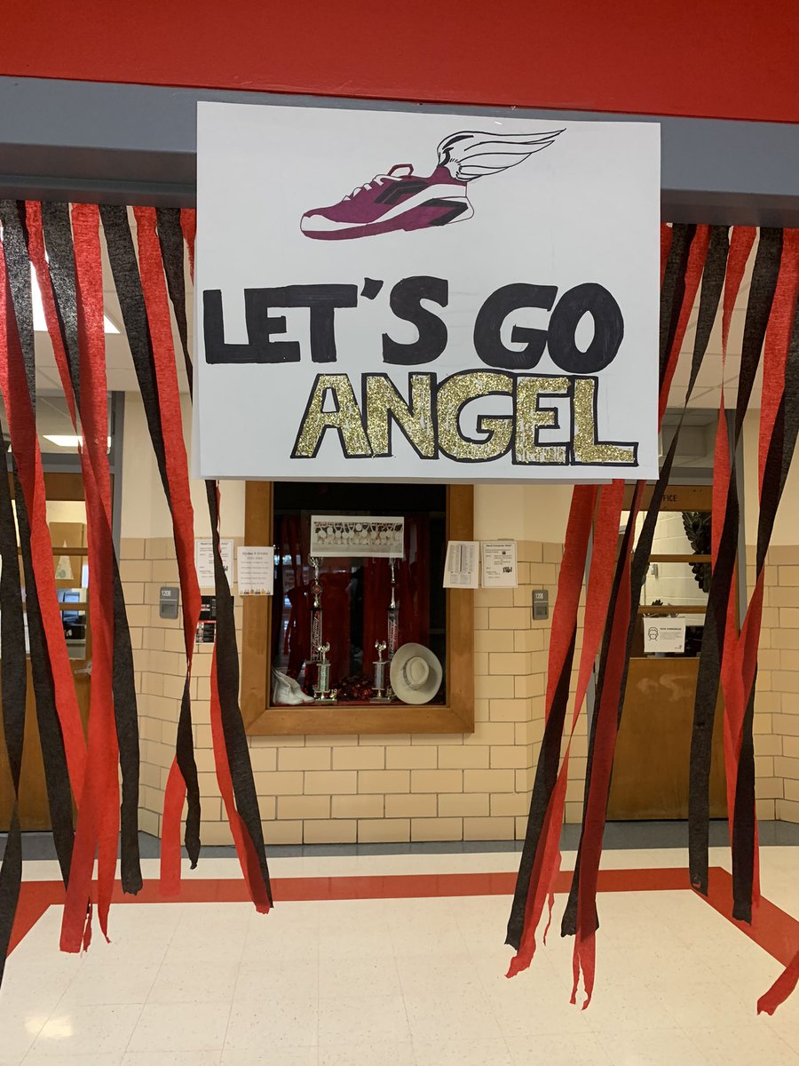 dhjathletics's tweet photo. This morning, @dhjeaglesfwisd held a send off celebration for Angel Sanchez as he heads to the UIL Cross Country State Meet. We send him positive vibes and wish him the best of luck! #LetsGoAngel #WeAreDiamondHill https://t.co/VONmvNqUuy