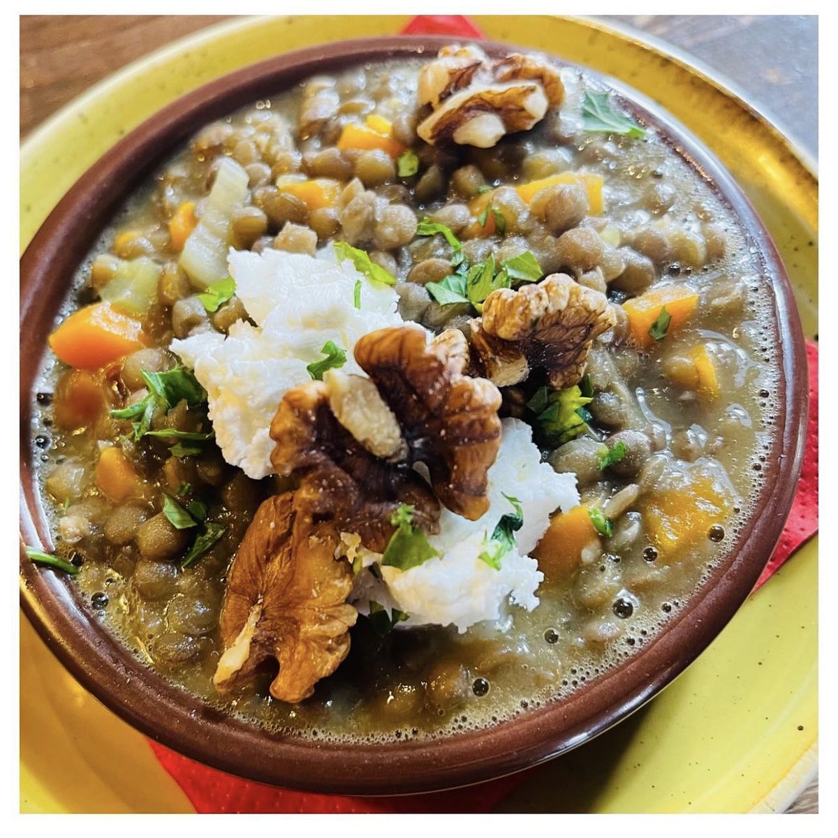 This dish hits all our taste spots, introducing the ‘Lentejas Con Queso De Cabra’ 🇪🇸

#tastytapas #tapastime #lacantinaheatonmoor #tapasrestaurant #heatonmoor #spanishfoods #tapas #tapastime #stockport #stockportfood #stockporteats #fourheatons #weloveheatonmoor