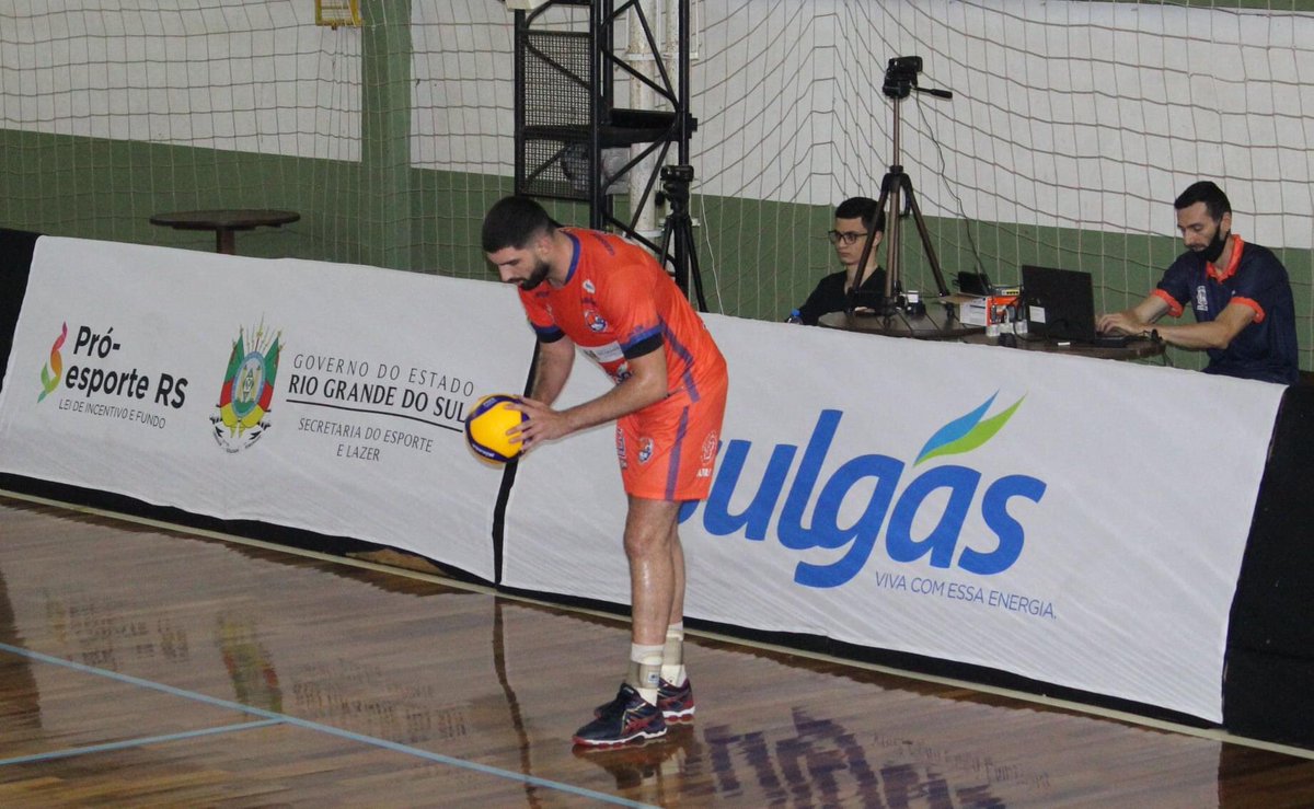 VoleiCanoas's tweet photo. Imagens da nossa estreia na Superliga C, contra o Itajaí Pró-Vôlei.
Mais em nosso Facebook ➡️ https://t.co/A0CWeROfFr
Fotos: Diego Figueira / Ponto Multimídia
🇨🇬 @SEsporte_RS
💨 @SulgasRS
🛠 @GedoreBr
🍞 #panfacil
🚛 #modularcargas
#apav #voleicanoas #superligac
🏐🦅 https://t.co/smM8PU6OcM