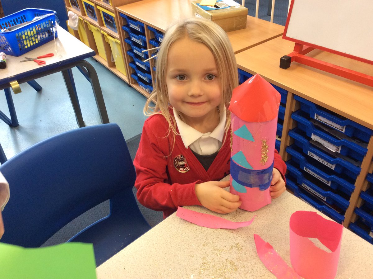 FrodshamCE's tweet photo. #Y6 & #reception 🚀 #bigbuddies #littlebuddies #flightsofpassage #watchthisspaceship https://t.co/0w9NeRpdW5