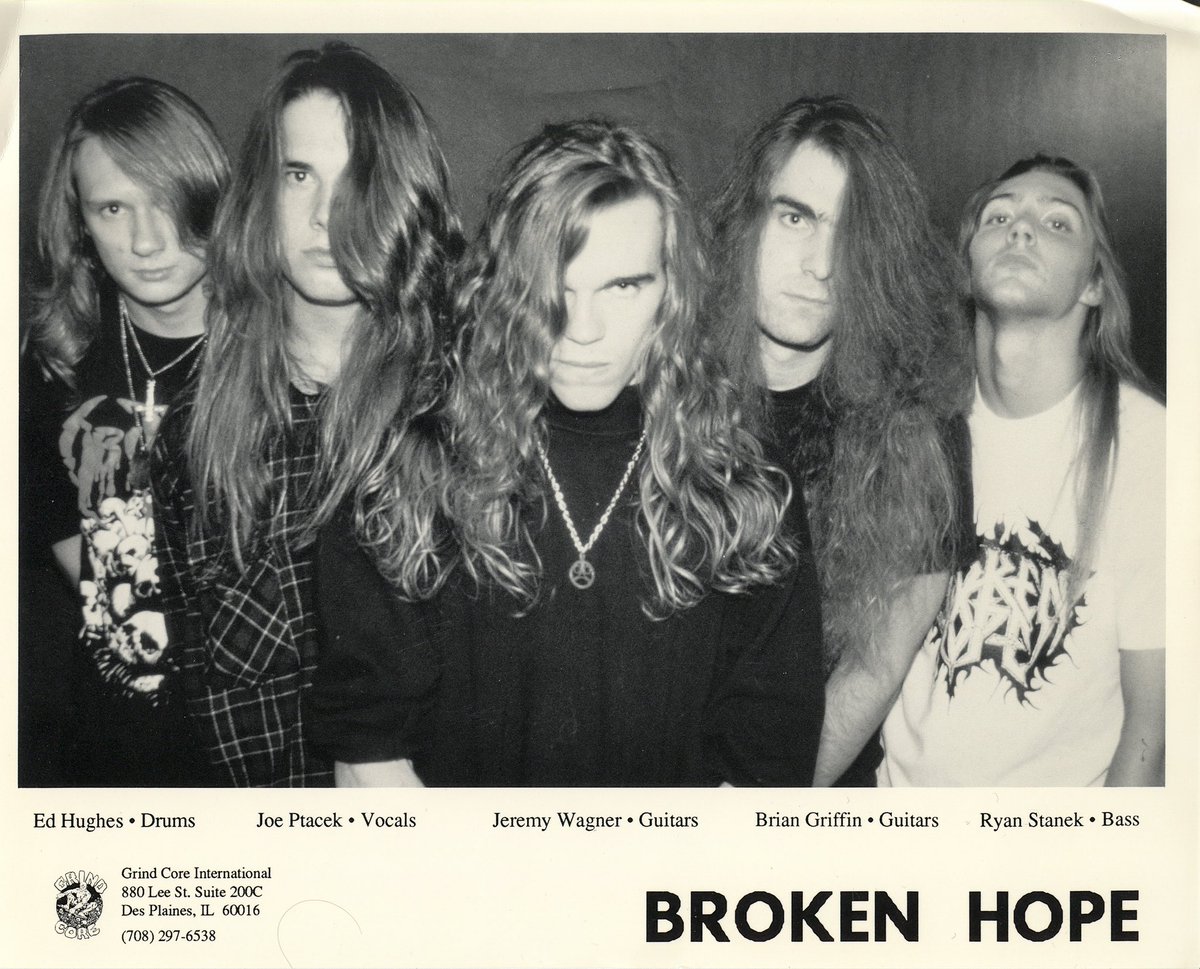JeremyXWagner's tweet photo. This photo is actually the FIRST official promotional 8x10 photo that Grindcore International did up for BROKEN HOPE’s “SWAMPED IN GORE” album.

This is the same photo that also appears on the original Swamped In Gore CD and cassette layouts.

#SwampedInGore #Album #30Years https://t.co/2opOqyQZXe