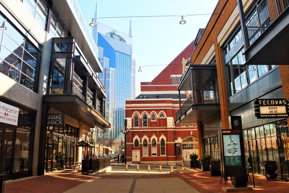 Hey <a href="/FifthandB/">fifthandb</a>. Just taking a minute to acknowledge how awesome you are. 😎

📸: Instagram / @ theamericanskyline