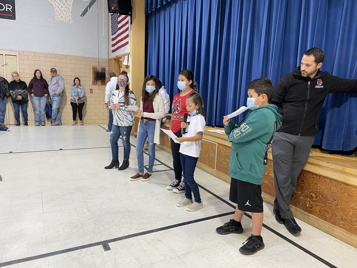 mrspetsch22's tweet photo. Westmoor, with the help of our Adopt a School partner, the City of Scottsbluff, we welcome everyone to participate in a Thanksgiving Food Drive! Check out our flyer for more information! @WestmoorCats @scbpubschools https://t.co/mgfy5Jzv46