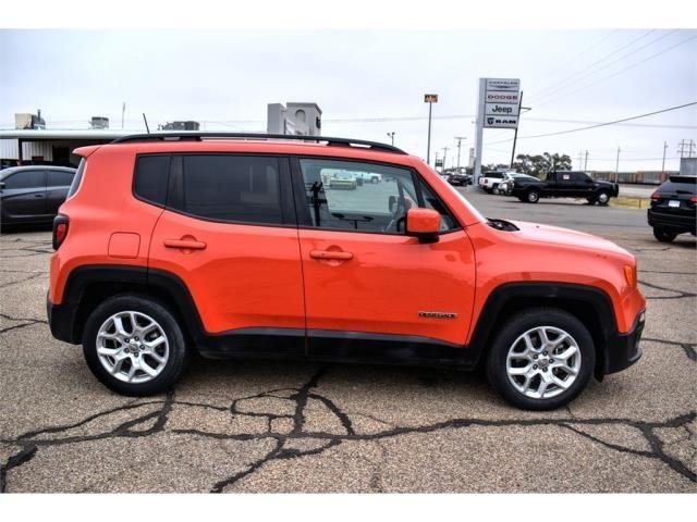 Bender_CDJ's tweet photo. Drive our dynamic 2020 Jeep Renegade Latitude in Omaha Orange🍊 and take a path to adventure that's as unique as you are! Our Latitude delivers the versatility and comfort you need to explore the world around!🌏

See it today! Click here⮕: https://t.co/8uvohRp8HL https://t.co/mrE6M98w2m