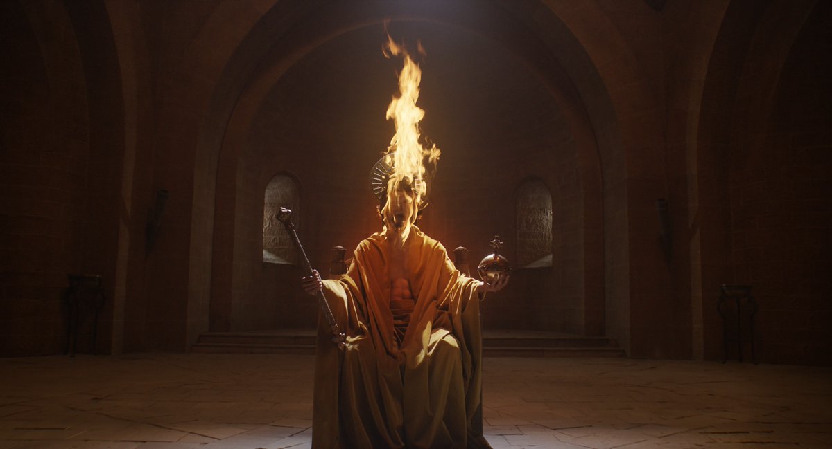 Transit_Cine's tweet photo. Hoy escribimos sobre EL CABALLERO VERDE, donde Lowery adapta el relato artúrico «Sir Gawain y el Caballero Verde». La película brilla en su acercamiento a la masculinidad y en su propuesta formal, sobre todo en el uso del color. Escribe @AdrianoCalero1 https://t.co/Wt8I6GGOFb https://t.co/9uBc7wIo0t