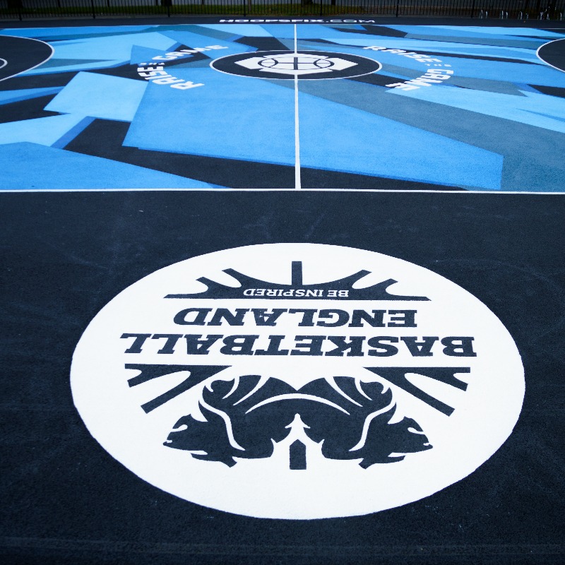 bballengland's tweet photo. Introducing the 🆕 Clapham Common Court 🤩

@footlockereu ‘Raise the Game’ with @nbaeurope, @hoopsfix and Basketball England to bring another outdoor court to life 🎨

#GameTime | #ProjectSwish