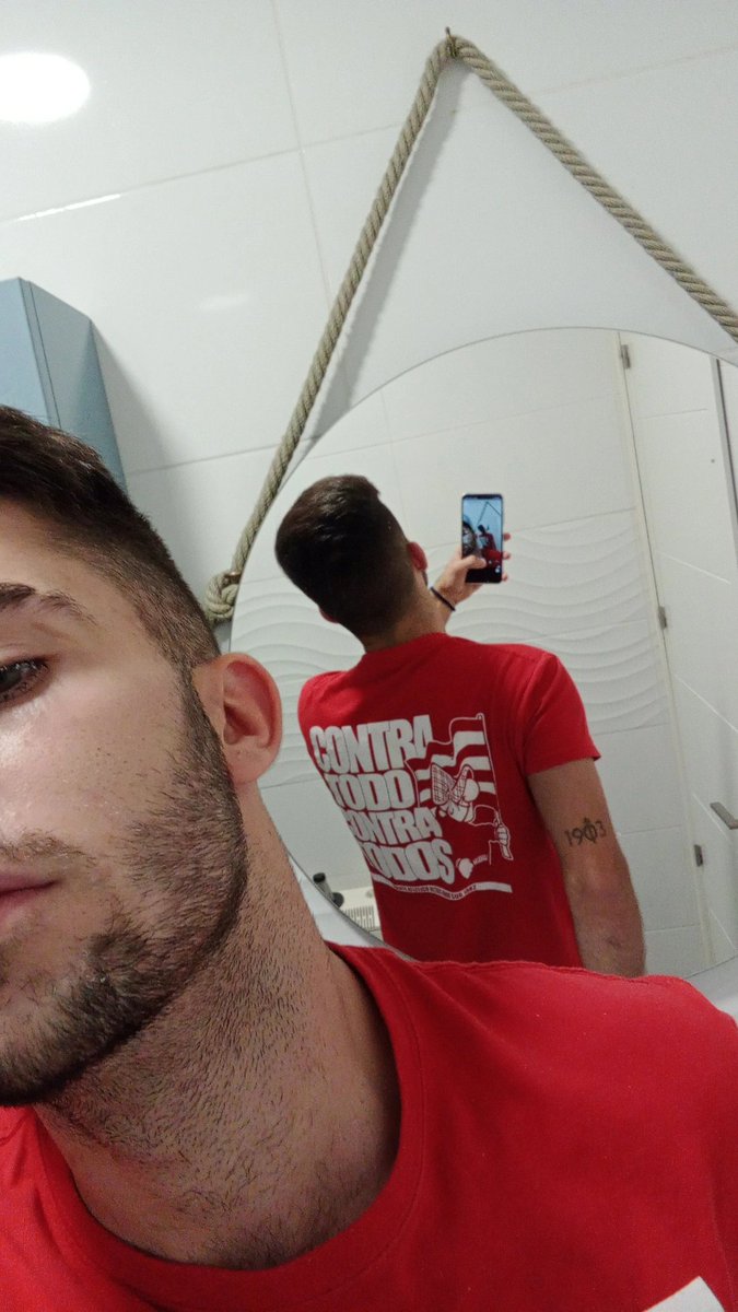 KoemandanteS's tweet photo. Que mejor manera de ir a un examen jeje https://t.co/6N26XuXBpG