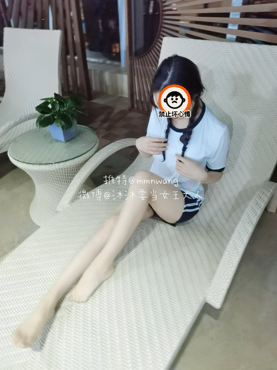 mmnwang's tweet photo. 我也不知道我一个不会游泳的人为什么在双十一买泳装，但是恒温泳池还是很爽的 https://t.co/J3Fn59mhQo