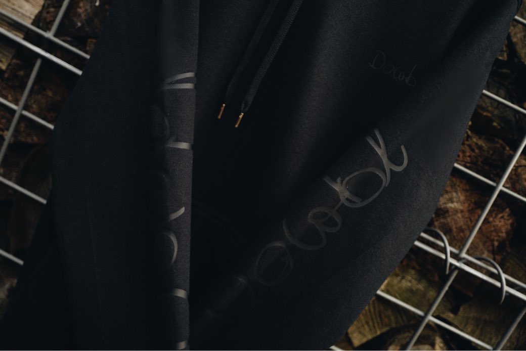 DOWBL_Official's tweet photo. 2021 DOWBL AW correction
⁡
"Naughty Logo Sleeve Hoodie"

#DOWBL https://t.co/Cg57GUZAro