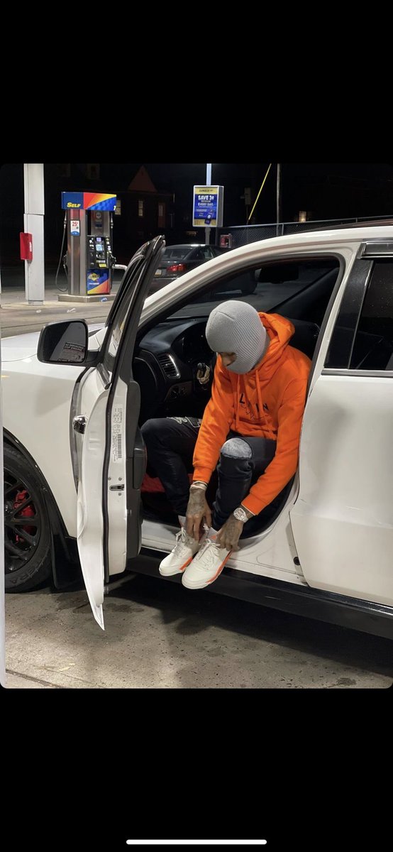 01meer's tweet photo. Take it how u want it iont give a fuck nigga run up on me all you hear is buck💥 https://t.co/kcFAjGN6ph