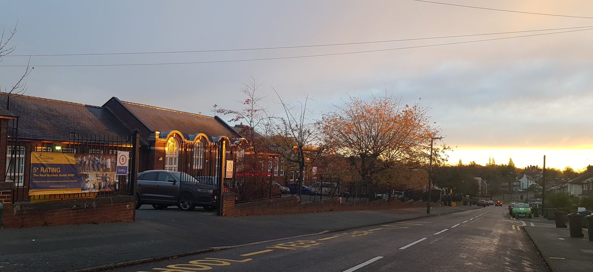 BHallAcademy's tweet image. Today some Yr 8 students  experienced a taste of France and an immersive French restaurant adventure linked to the #MFL curriculum. Another #BHAmazing day of learning continues across the academy as we continue on our transformational journey to Outstanding. #TransformingLives