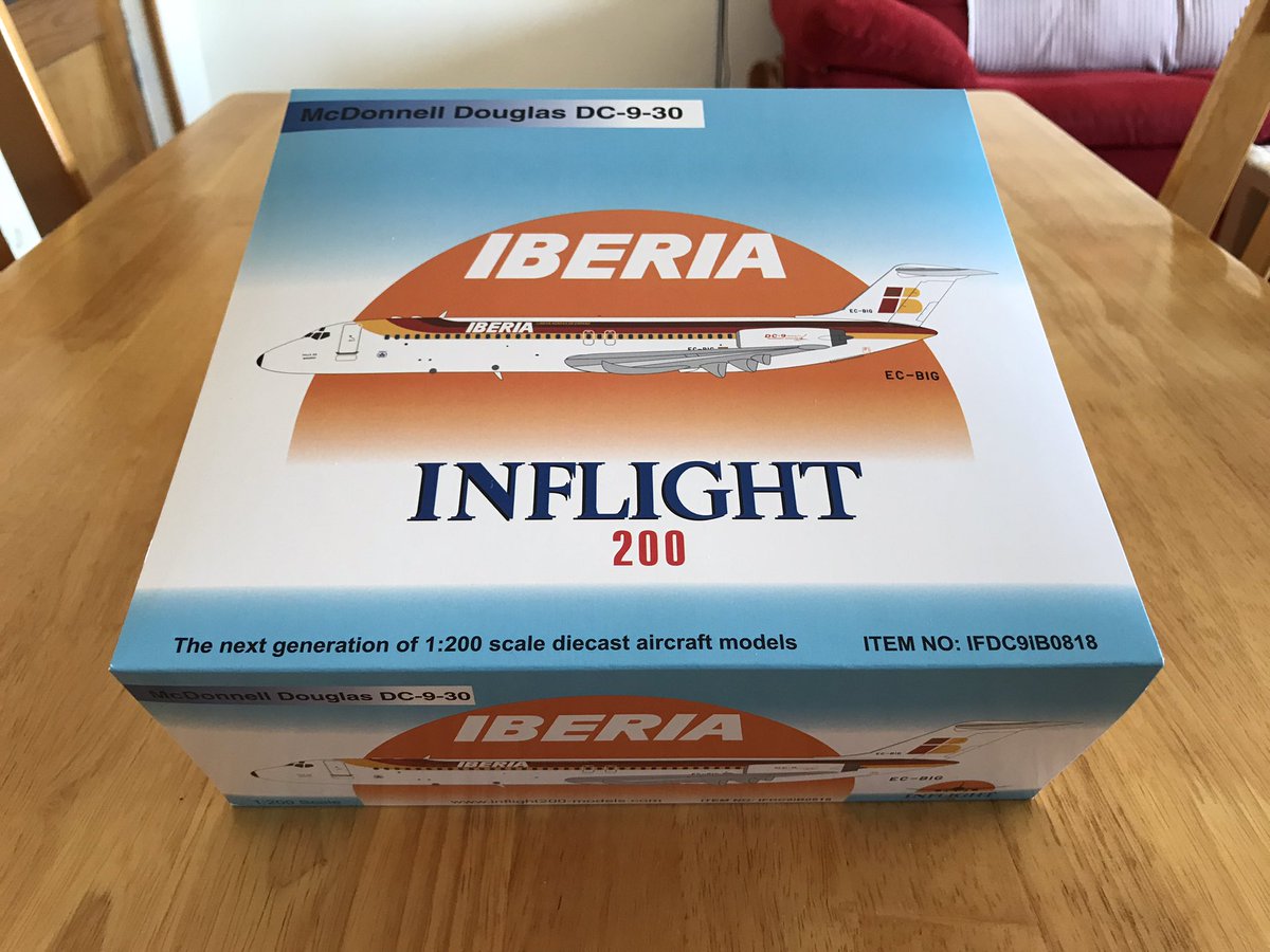 FranciscoMaeso's tweet photo. Última incorporación a mi colección de maquetas de metal escala 1:200. Avión DC-9-30 de @Iberia con matrícula EC-BIG y bautizado como “Villa de Madrid” 😍✈️. La flota sigue creciendo.
#scale1200 #inflight #diecastmodel #dc9 #iberia
@pedrospotter https://t.co/OZwpOyIgZI