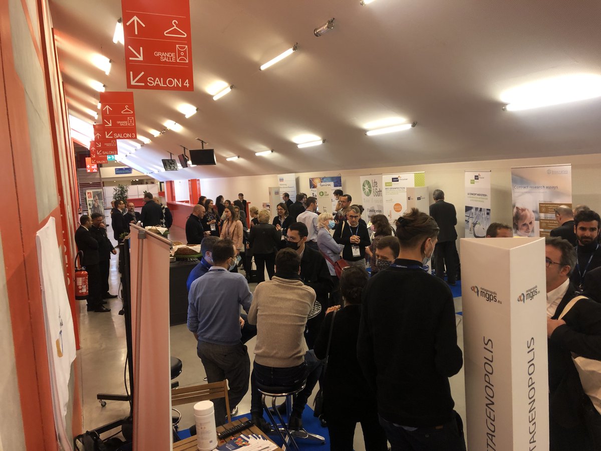 Polepharma's tweet photo. Entre 2 session de conférence, excellent moment de networking aux Journées Polepharma de Microbiomique à @MetropoleRouenN en @RegionNormandie 
#Microbiome #microbiometherapeutics #FrenchBiotech #drugdevelopment #LBP #innovation #clinicaltrial #omics #research #JRP #microbiote https://t.co/G2zxxpsuCw